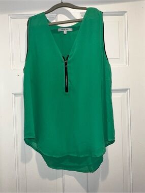 Naked Zebra Green Sleeveless Zip V-Neck Blouse Top Small
